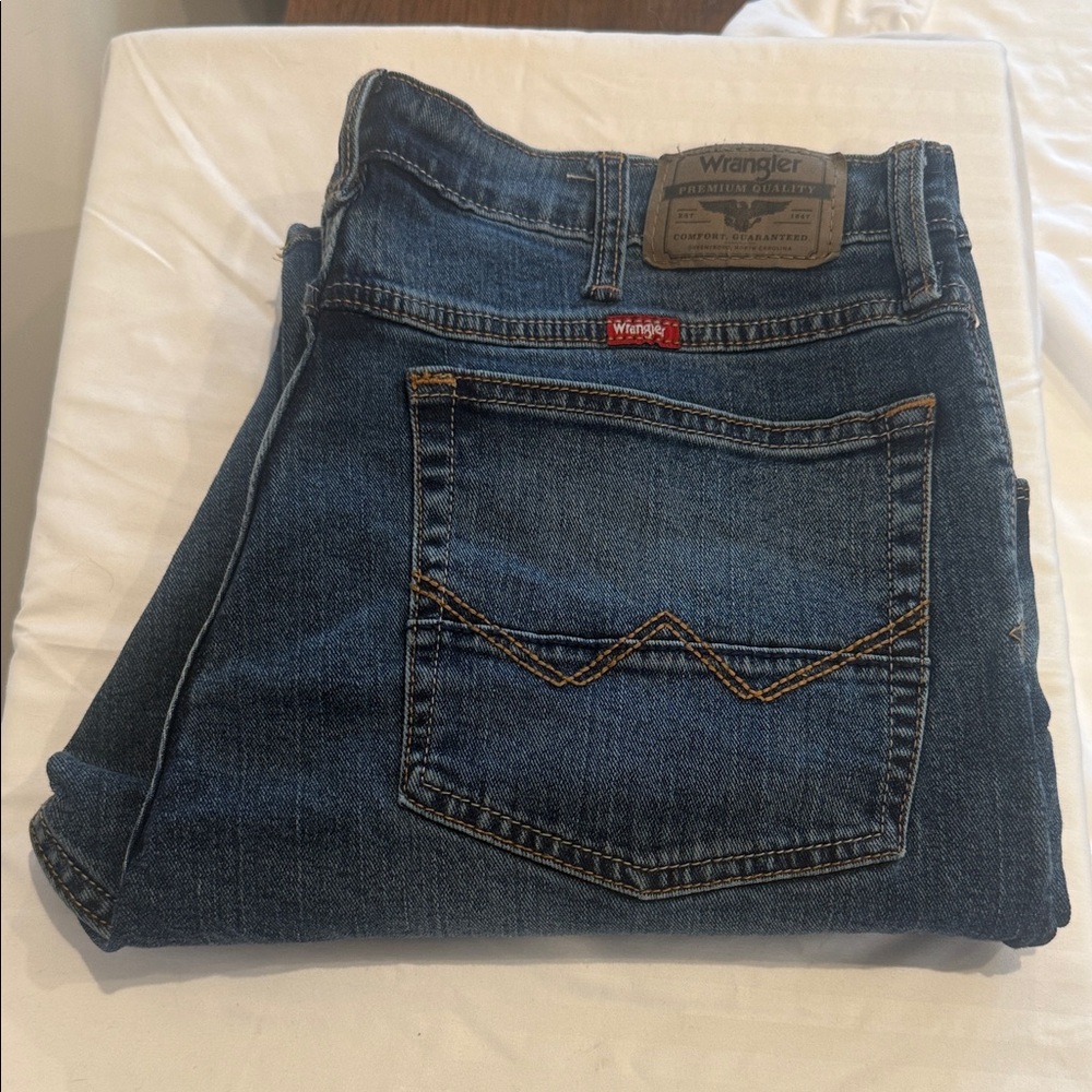 Wrangler Men's Dark Blue Straight Jeans